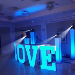 Napis LOVE 120cm LED podświetlany na każdy kolor - od Events Pro Music - Dekoracje świetlne