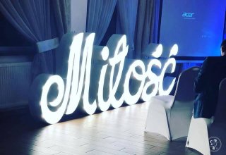 Ilovetoparty - napis Miłość