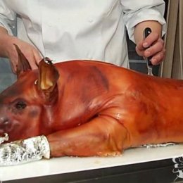 Prosie prosiak dzik pieczony  z dostawą na gorąco i serwowaniem - Catering