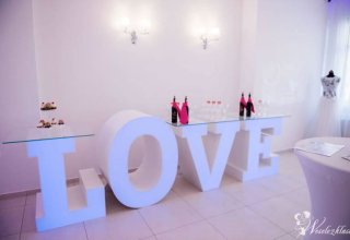 JUTO - Stół napis LOVE