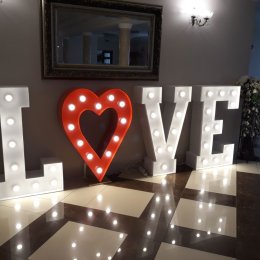 Napis LOVE Andrzej Dąbrowski - Dekoracje świetlne