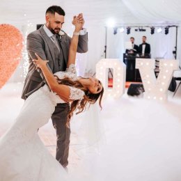 Napis LOVE, LOVE LED ❤ ciężki dym, fontanna iskier, kwiatowe serce ❤ - Dekoracje świetlne