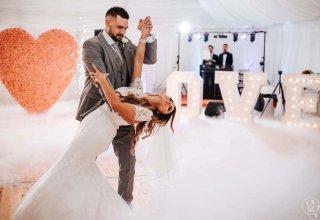 Napis LOVE, LOVE LED ❤ ciężki dym, fontanna iskier, kwiatowe serce ❤