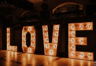 Rustykalny Napis LOVE