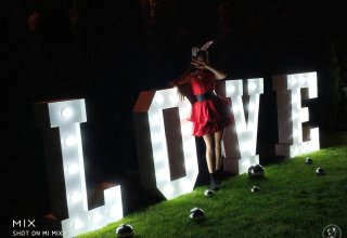 Napis wyraża więcej niż wszelkie deklaracje: prostota, finezja, LOVE