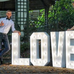 Barmański szyk - napis love - Dekoracje świetlne