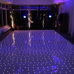 Ciężki Dym, Wyrzutnie iskier, Napis Love Rustykalny, Parkiet LED - Dekoracje świetlne