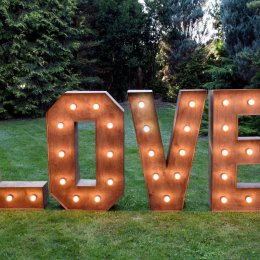 NAPIS LOVE RUSTYKALNY LED PODŚWIETLANY - Dekoracje świetlne