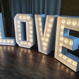 Napis LOVE , Miłość led - Dekoracje świetlne