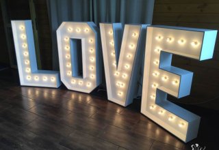 Napis Love/ Świecące Love/ LiterOVE / Drewniany napis Love