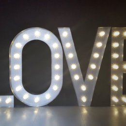 Napis LOVE 170 cm wysokości! - Dekoracje świetlne