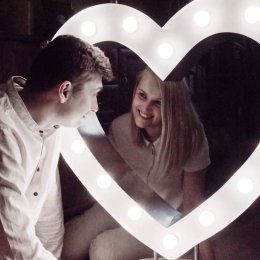 Serce podświetlane żarówkami LED- niesamowita dekoracja na wesele - Dekoracje świetlne