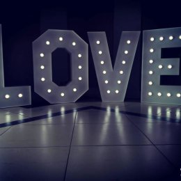 Podświetlany napis LOVE, Bańki mydlane - Dekoracje świetlne