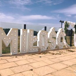 wynajem Napis LOVE i MIŁOŚĆ, ciężki dym, rzutnik, GOBO, bańki mydlane - Dekoracje świetlne