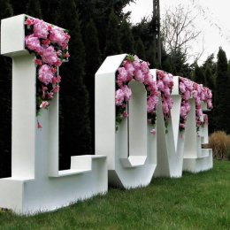 Kwiatowe LOVE Kwiatowy napis oryginalny kwiatowe litery od balonowe - Dekoracje świetlne