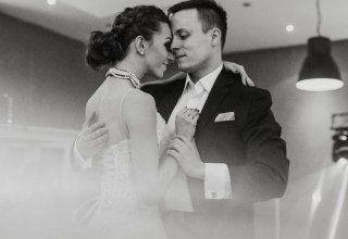 Walc, salsa a może taniec użytkowy? Jaki będzie Wasz Pierwszy Taniec?