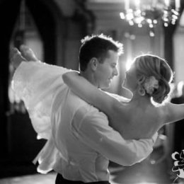 PIERWSZY TANIEC MŁODEJ PARY - indywidualne lekcje - Szkoła tańca