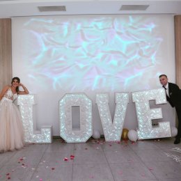 Napis LOVE LED / FOTOBUDKA / AUTO PONTIAC V8 / OPRAWA MUZYCZNA - Dekoracje świetlne