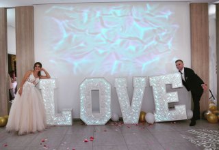 Napis LOVE LED / FOTOBUDKA / AUTO PONTIAC V8 / OPRAWA MUZYCZNA