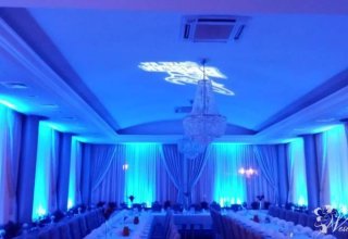 Dekoracja sali światłem ,ciężki dym ,taniec w chmurach DJ&Wodzirej;