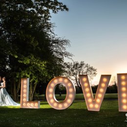Wynajem liter LOVE - Dekoracje świetlne