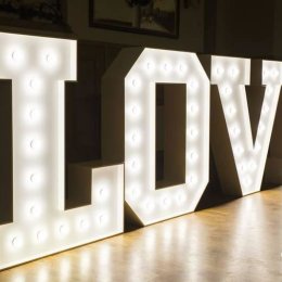 Napis świetlny Love wys. 120cm wynajem sprzedaż - Dekoracje świetlne