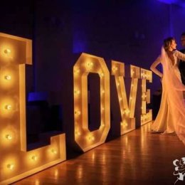 Stojacy świecący NAPIS LOVE || DUŻE LOVE || GIRLANDY ŚWIETLNE - Dekoracje świetlne