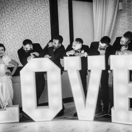 Napis Love Dekoracja - Dekoracje świetlne