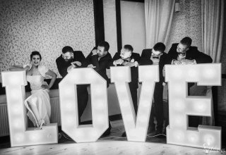 Napis Love Dekoracja