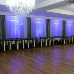 DEKORACJA ŚWIATŁEM SAL WESELNYCH ,CIĘŻKI DYM , KONFETTII , GOBO I INNE - Dekoracje świetlne