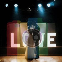 Świecący napis LOVE - Dekoracje świetlne