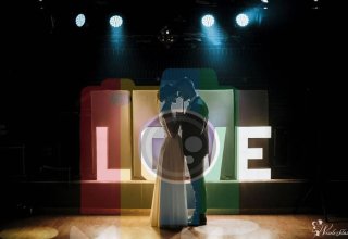 Świecący napis LOVE