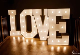 NAPIS LOVE NA WESELE, DEKORACJE ŚWIATŁEM