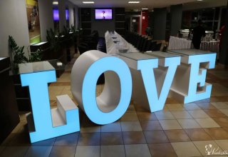 Stół weselny LOVE Led RGB. Słodki stół / Drink Bar. Tło do zdjęć