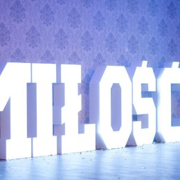 Napis MIŁOŚĆ napis Love wynajem - Dekoracje świetlne