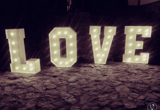 Napis Love 120 cm Wynajem