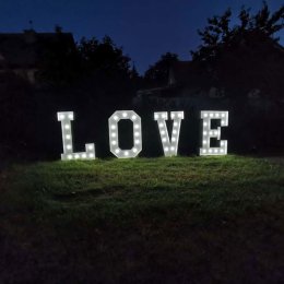 Wynajmę podświetlany napis LOVE - Dekoracje świetlne