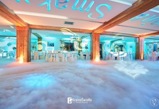 Dekoracja sali światłem - oświetlenie LED - ruchome głowy - LOVE