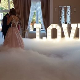 Wielki Napis LOVE na sale weselną - Dekoracje świetlne