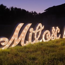 Napis Miłość z dużym sercem LED - Dekoracje świetlne