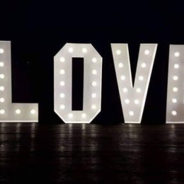 Selfie Mirror napis LOVE - Dekoracje świetlne