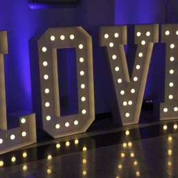 Napis LOVE Party-Exper - Dekoracje świetlne