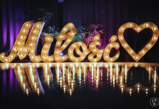 Duże litery LOVE napis Miłość, Miłość boho,