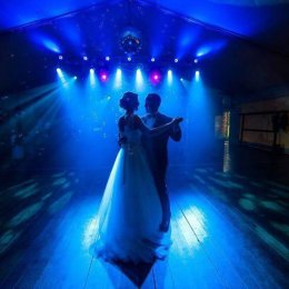 Dekoracje światłem - uroczystość ubrana w niepowtarzalny klimat. - Dekoracje świetlne