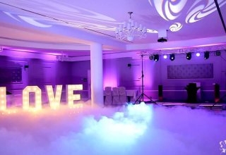 Dekoracja światłem, Fotobudka, Litery LOVE, Taniec w chmurach