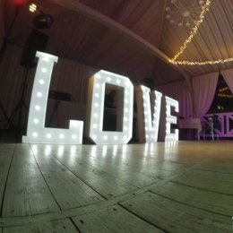 Napis LOVE, MIŁOŚĆ , INICJAŁY i inne - Dekoracje świetlne