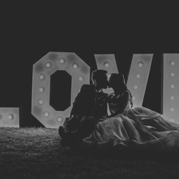 DEKORACYJNE NAPISY LOVE/MIŁOŚĆ - Dekoracje świetlne