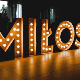 Napis MIŁOŚĆ Atelier Flomelli - Dekoracje świetlne