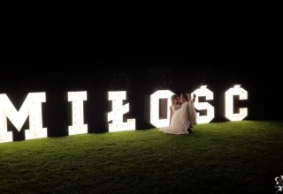 Napis MIŁOŚĆ