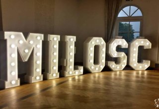 Podświetlany napis MIŁOŚĆ